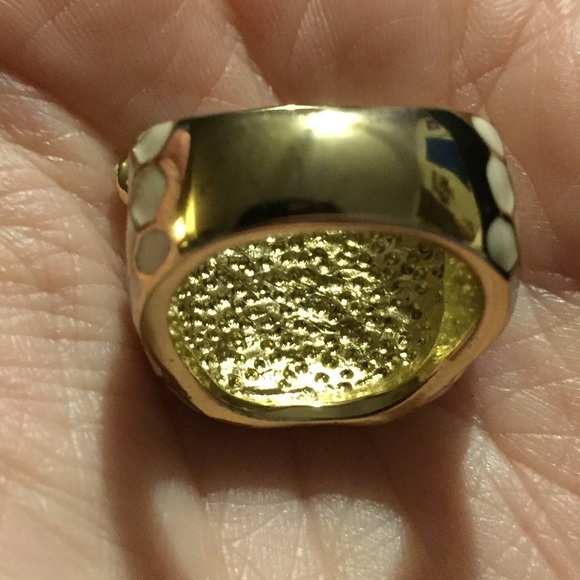 Creamy White & Gold Enamel Owl Ring size 7 - Picture 7 of 8